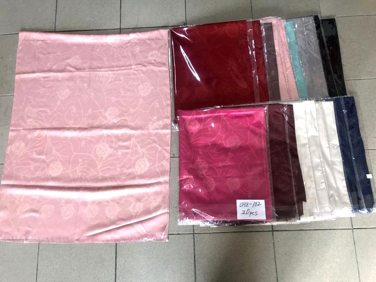 Dámský cashmere šátek DELFIN