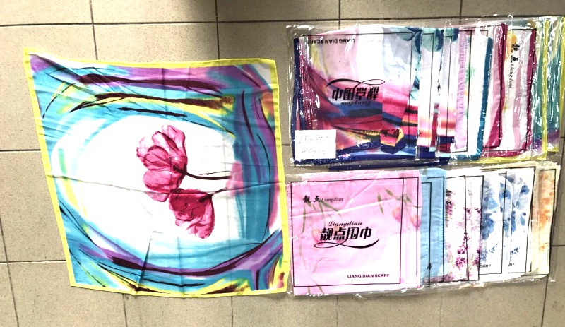 Dámský šátek  DELFIN