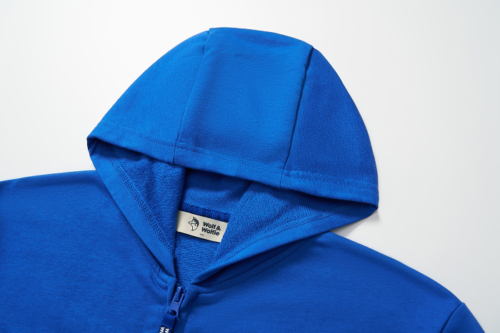 Chlapecká  mikina  s kapucí  WOLF (110-140) 