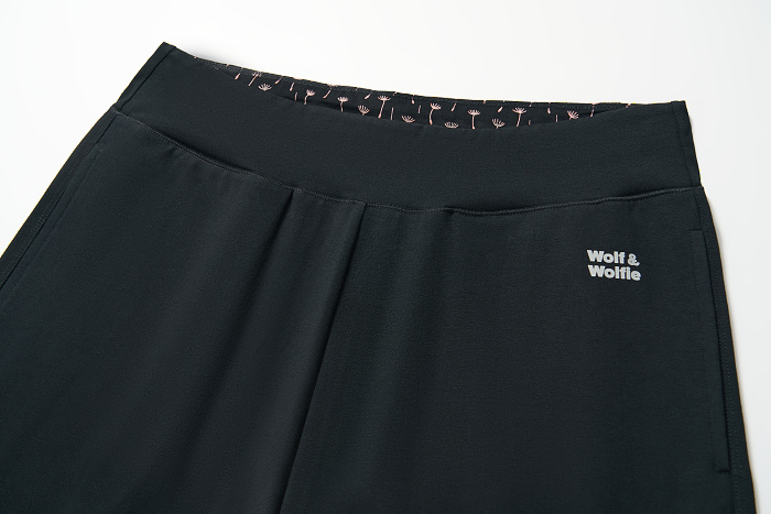 Dámské rovné legíny s kapsičkami WOLF (M-3XL)